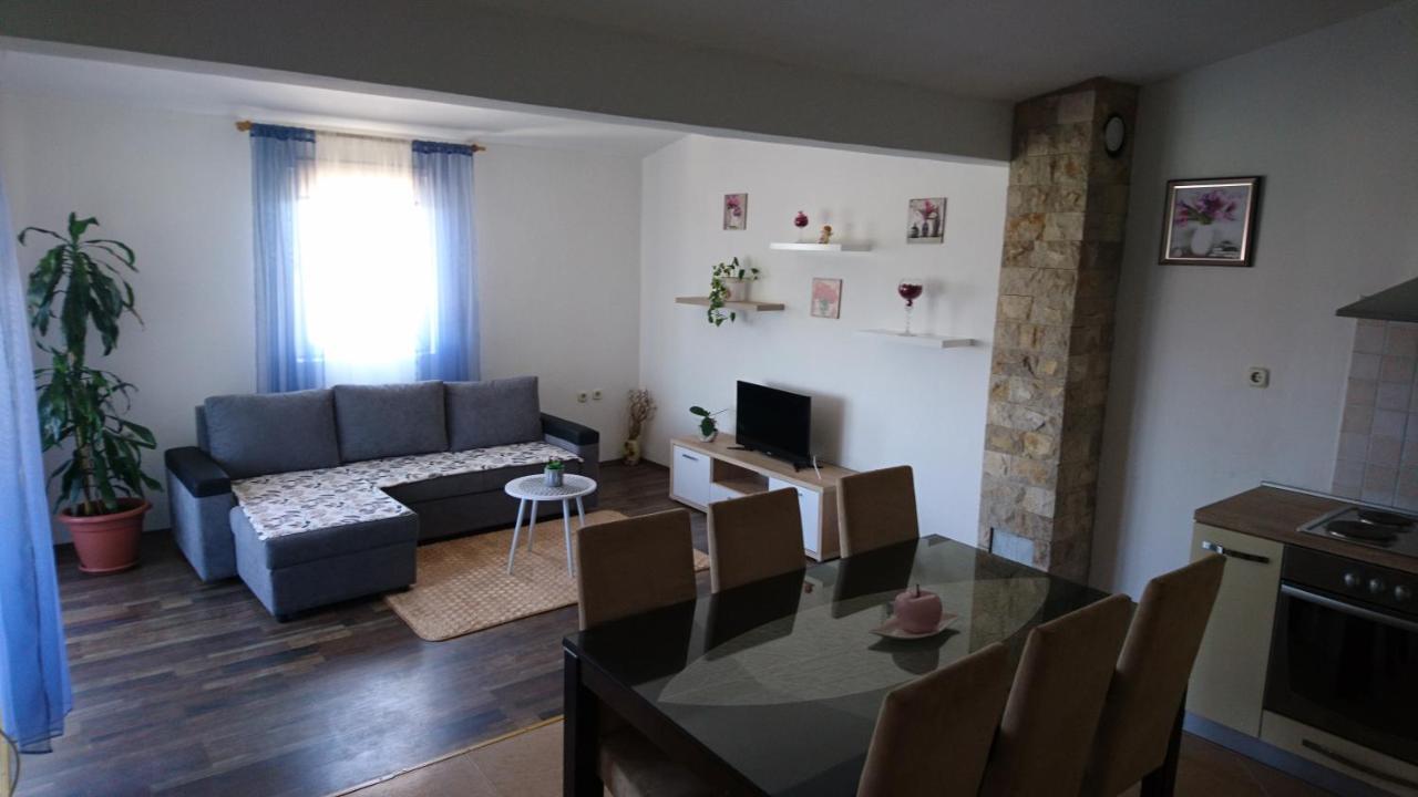 Apartman Vuleta Ražanac Zewnętrze zdjęcie