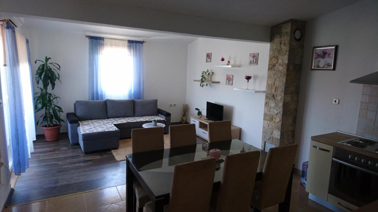 Apartman Vuleta Ražanac Zewnętrze zdjęcie